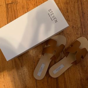 Steve Madden Greece Sandal